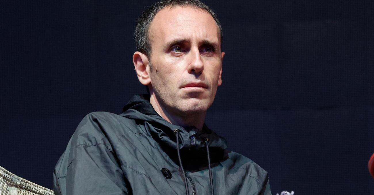 Zerocalcare pubblica &ldquo;Nel nido dei serpenti&rdquo; e ammette che si sta cag*ndo addosso: &ldquo;La roba sui nazisti l&#039;ho sempre fatta, se si cerca solo il consenso allora andavo a lavorare da Zara con mia cugina&rdquo;. Altro che Netflix e pizza sto caz*o&hellip;