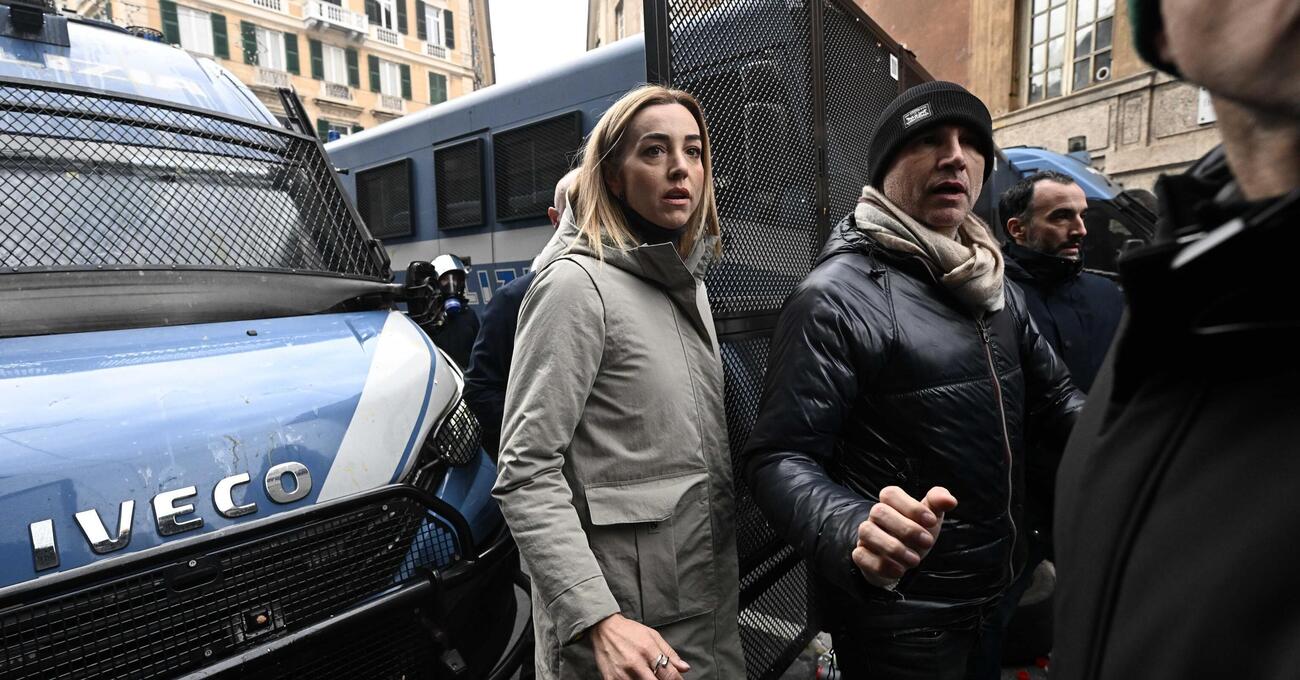 Elly Schlein, lo diciamo da un po&#039; che ti devi spaventare! Silvia Salis in mezzo agli operai dell&#039;Ilva &egrave; tutto ci&ograve; di cui devi&nbsp;avere&nbsp;paura