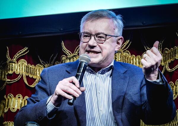 Mentre Barbero prova a boicottare l&rsquo;editore fascista a Pi&ugrave; libri pi&ugrave; liberi, viene boicottato a Torino: i salesiani annullano l&rsquo;evento &ldquo;pacifista&rdquo; con Di Battista e Enzo Iacchetti