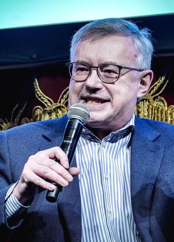 Mentre Barbero prova a boicottare l&rsquo;editore fascista a Pi&ugrave; libri pi&ugrave; liberi, viene boicottato a Torino