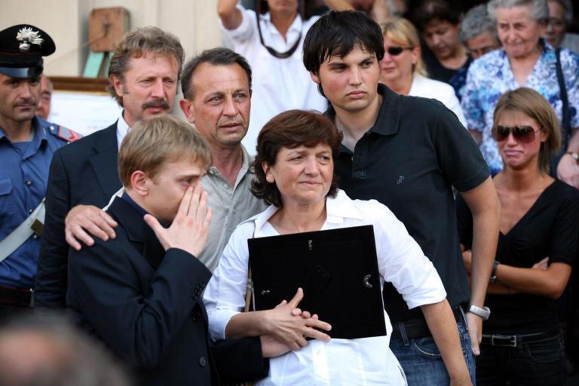 Omicidio Poggi, E SE L&rsquo;ASSASSINO AVESSE AVUTO LE CHIAVI DI CASA? In pigiama Chiara a chi avrebbe aperto la porta? Solo ad Alberto Stasi? E se l&rsquo;arma del delitto di Garlasco fosse pi&ugrave; di una? Mentre il padre delle gemelle Cappa&hellip;