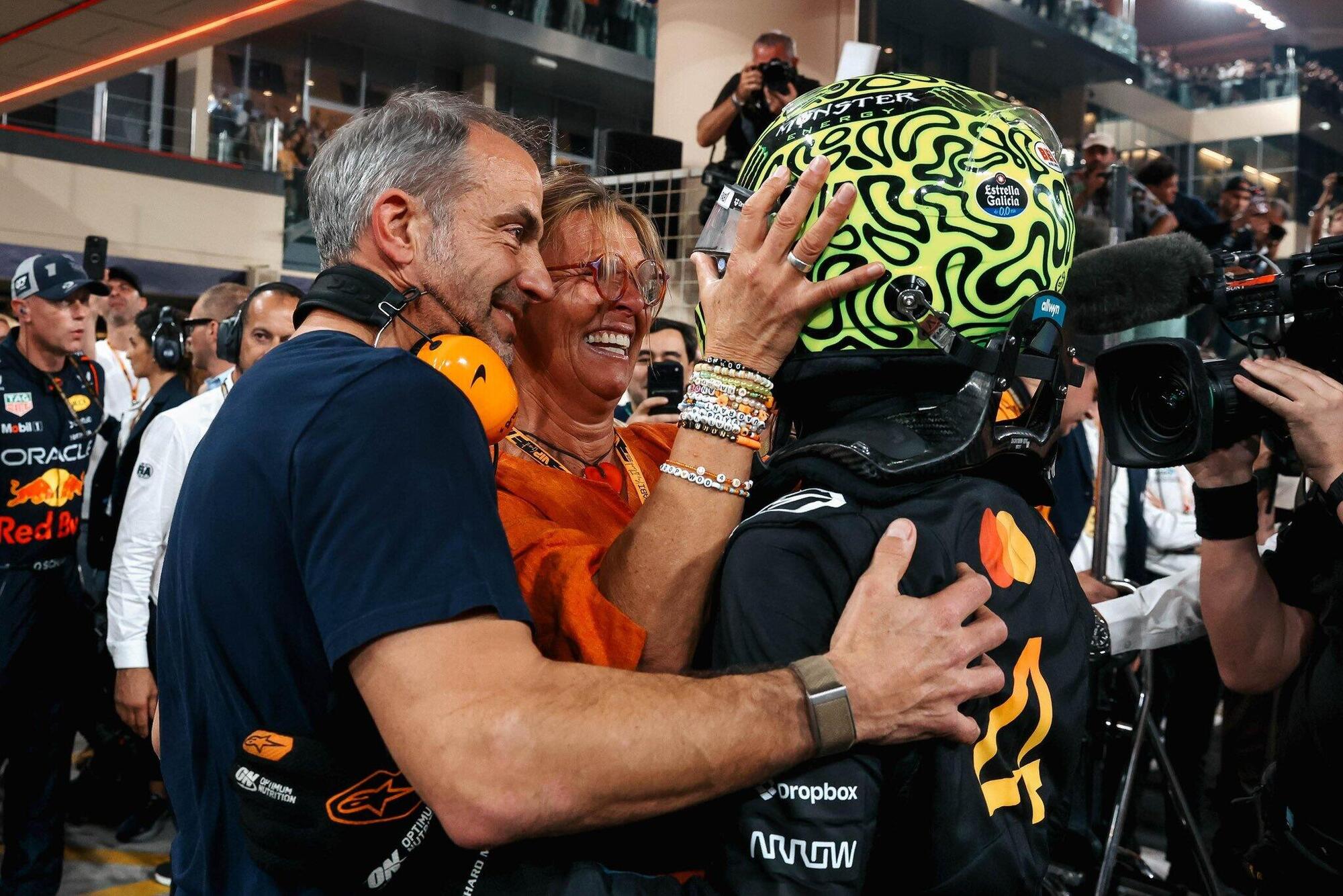 Lando Norris abbraccio genitori