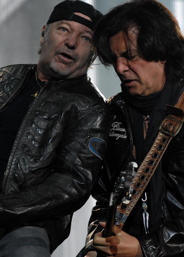 40 anni dopo l&#039;uscita di &quot;Cosa succede in citt&agrave;&quot; con Maurizio Solieri, lo storico chitarrista di Vasco Rossi