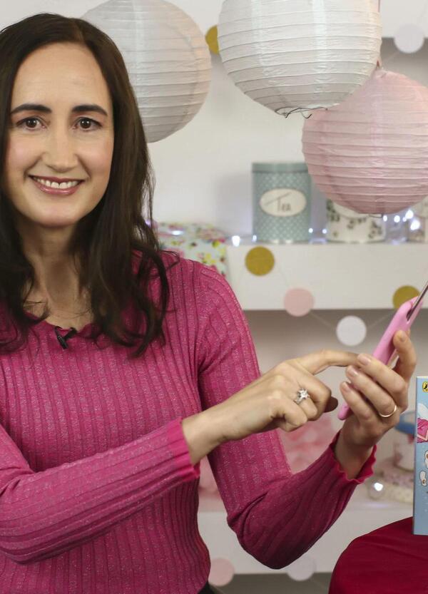 &Egrave; morta a 55 anni Sophie Kinsella, l&rsquo;autrice di &ldquo;I love shopping&rdquo;, scrittrice luminosa e gentile