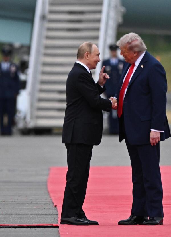 &ldquo;Usa e Russia si accordano alle spalle dell&#039;Europa&rdquo;. Il generale Camporini spiega cosa c&#039;&egrave; dietro la Strategia di Trump: &ldquo;L&#039;Italia? Farebbe bene a...&rdquo;