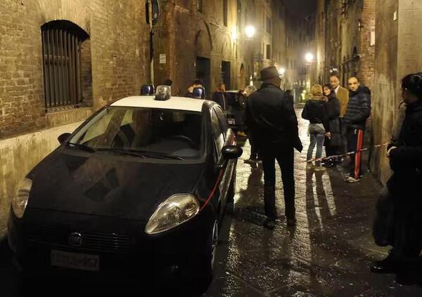 David Rossi s&rsquo;era fatto dei tagli ai polsi &ldquo;per sentire dolore e tornare alla realt&agrave;&rdquo;? Il racconto della vedova e della figlia nell&rsquo;ordinanza di archiviazione prima della riapertura del caso e della commissione parlamentare