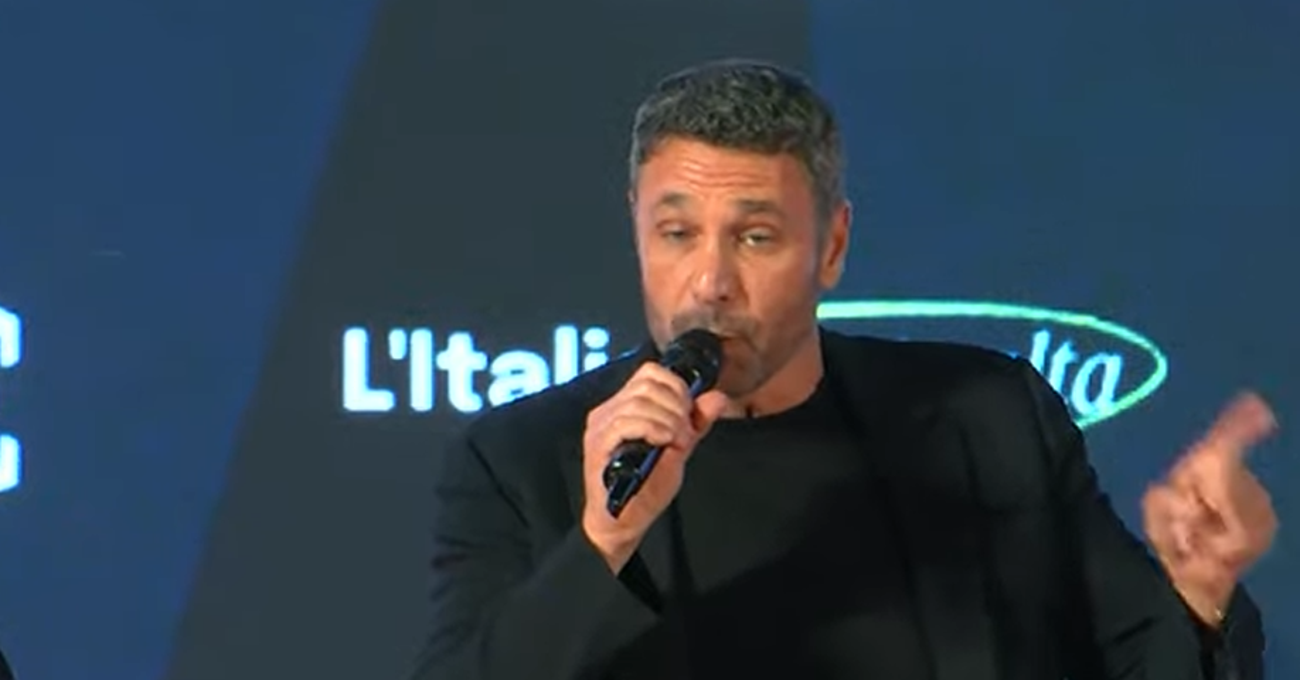 La presunta &quot;impotenza&quot; di Raoul Bova &quot;Occhi Spaccanti&quot; ad Atreju, le inopportune domande di Paola Ferazzoli e tante altre gaffe del panel voluto da&nbsp;Arianna&nbsp;Meloni