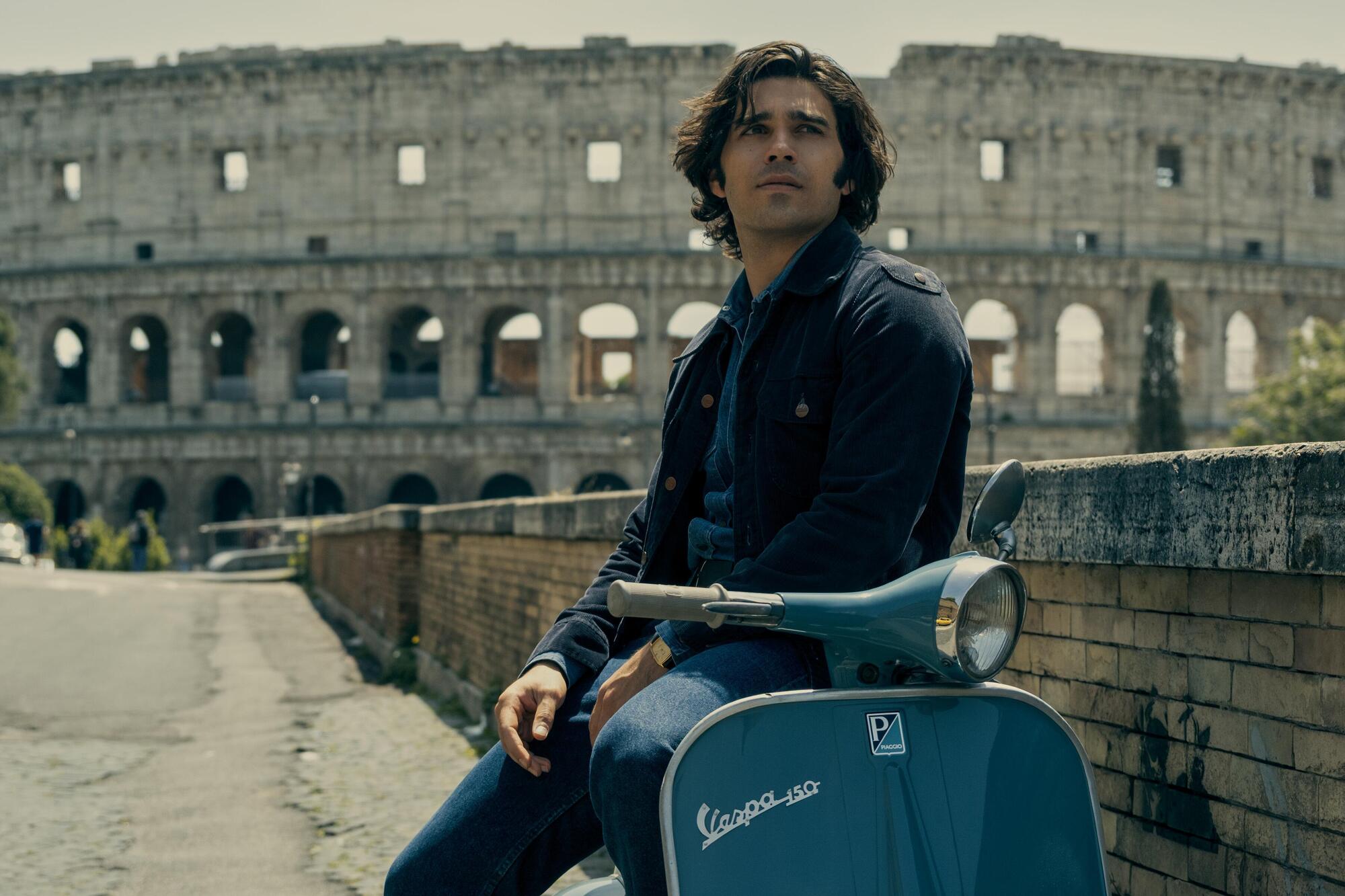 Giuseppe Maggio in &ldquo;Mrs Playmen&rdquo; (Netflix)