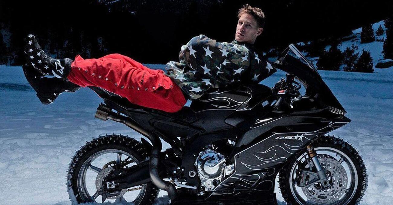 Tamarrata o ricerca del grip perduto? La Yamaha R9 ingioiellata di Fabio Quartararo &egrave; la cosa meno natalizia che vedrete oggi