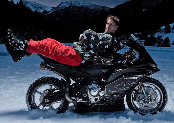 Tamarrata o ricerca del grip perduto? La Yamaha R9 ingioiellata di Fabio Quartararo &egrave; la cosa meno natalizia che vedrete oggi