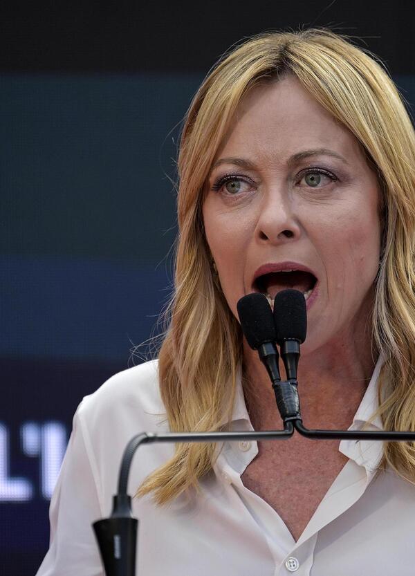 Dopo Meloni e Schlein riusciremo a tornare al patriarcato? Soltanto un Sanchez seduttore potr&agrave; liberarci