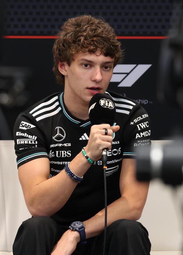 Le critiche di Toto Wolff, la mentalit&agrave; da killer e la magia di Las Vegas: ecco com'&egrave; andato il primo anno di Antonelli in F1. E c&rsquo;&egrave; anche il giro con Jannik Sinner