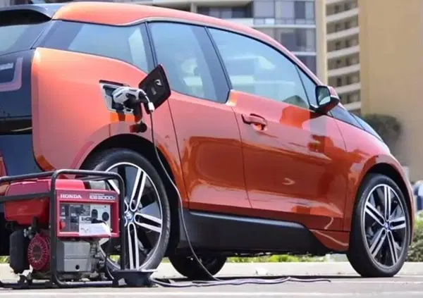 Togliete le ruote alle vostre lavatrici: la Germania (e non solo) ha sbattuto il muso con l&rsquo;ecofollia dell&rsquo;elettrico e sul 2035 l&rsquo;Europa  fa gi&agrave; retromarcia a tutto gas 