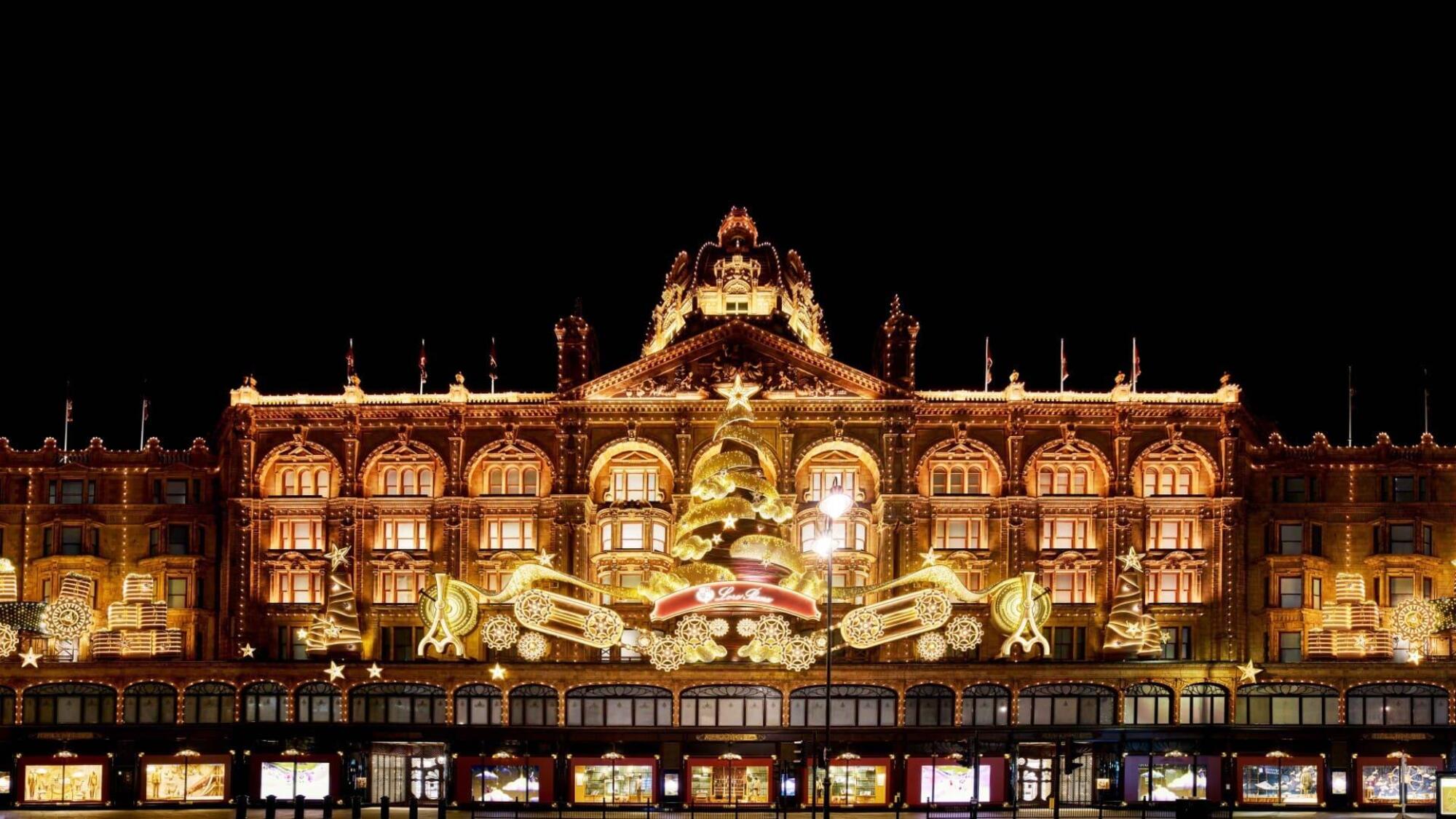 Gli Harrods di Londra addobbati per Natale