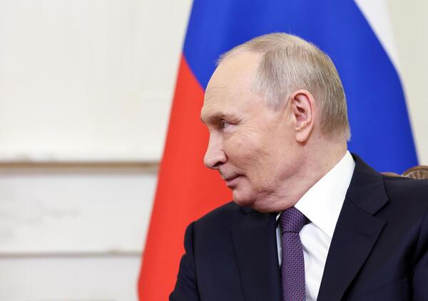 Abbiamo letto tutto il libro di Di Battista &ldquo;La Russia non &egrave; il mio nemico&rdquo;. Ma non l'avevamo gi&agrave; fatto qualche anno fa? Nel nuovo libro dell'ex grillino la "russofobia" &egrave; un complotto dell'Occidente