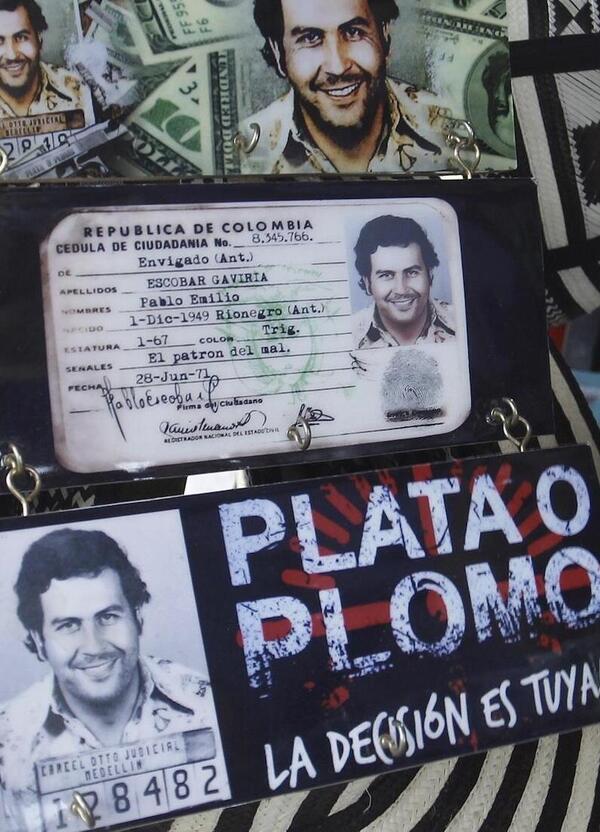 La storia della Colombia di Escobar in &ldquo;Narcoball&rdquo; di David Arrowsmith. Plata, plomo e calcio: ecco come El Patron ha costruito un impero