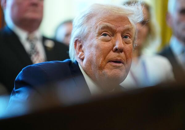 Trump ha bombardato la Nigeria e ora sono caz*i amari, ma sapete cosa c&rsquo;&egrave; dietro? C&rsquo;entra la destra evangelica Usa (compreso Charlie Kirk) e i &ldquo;cristiani massacrati dall'Isis&rdquo;