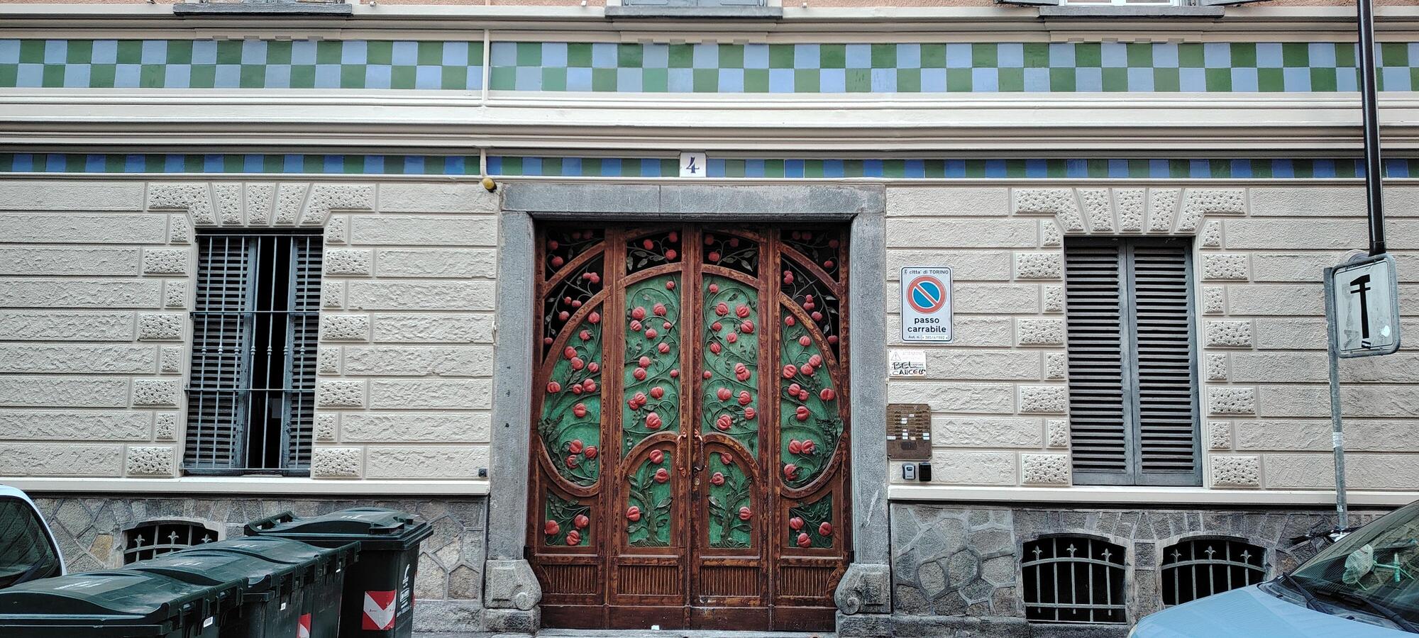 Il palazzo del Melograno in via Argentero 