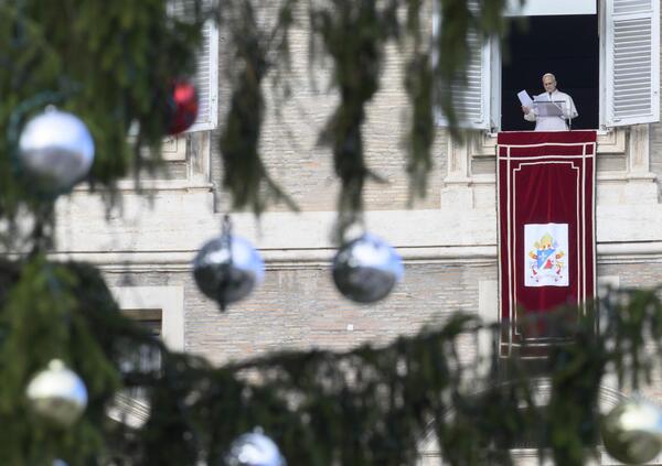Il cerimoniere del Vaticano come Fabrizio Corona? Curia e Cardinali "culattoni, tutti insieme": il video shock...