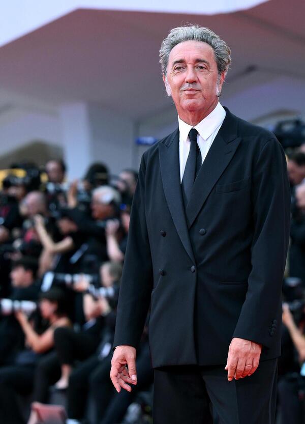 Sorrentino ha rotto il c**o: qualcuno deve pur dirlo e noi lo diciamo. Con la Grazia imita se stesso