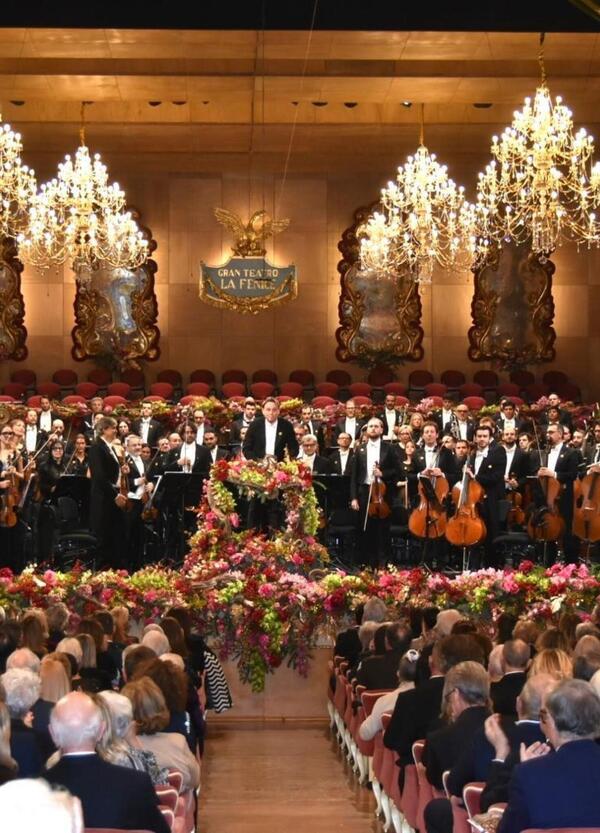 Altro che spillette contro Beatrice Venezi! Il Concerto di Capodanno dell&rsquo;orchestra del Teatro La Fenice &egrave; un pigiama party in diretta su Rai 1