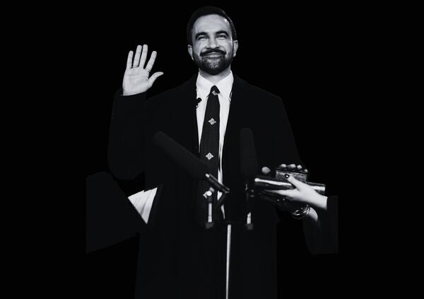 Il sindaco musulmano di New York eroe della sinistra giura sul Corano, ma i progressisti non erano tutti laici? 