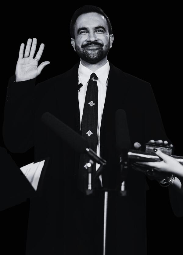 Il sindaco musulmano di New York eroe della sinistra giura sul Corano, ma i progressisti non erano tutti laici? 