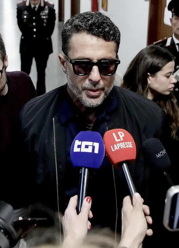 Caso Signorini, vendita del gruppo Gedi, Elkann, Corona. &Egrave; il potere che cambia pelle, bellezza