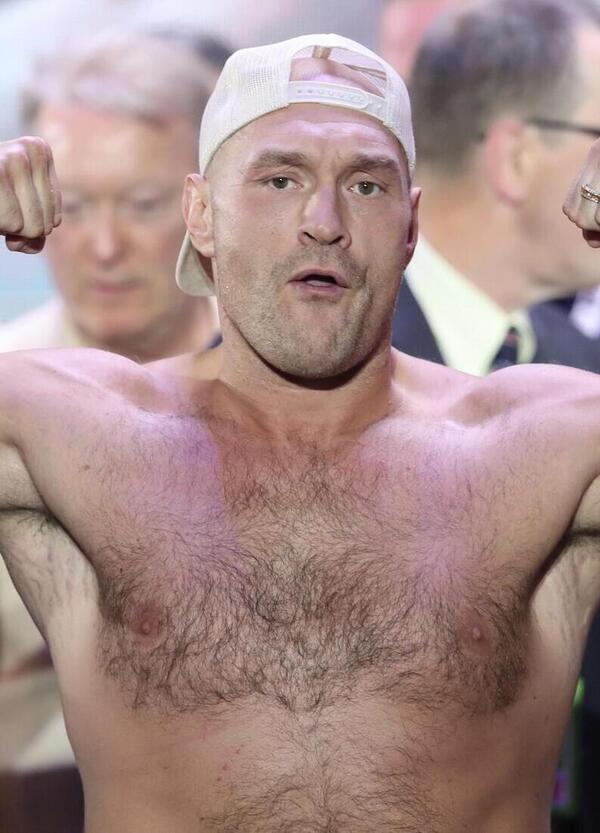 Era gi&agrave; tutto previsto. Tyson Fury annuncia il ritorno sul ring. Anthony Joshua (dopo l&rsquo;incidente in Nigeria) sar&agrave; il suo avversario? La tavola &egrave; apparecchiata per il nuovo &ldquo;money fight&rdquo;