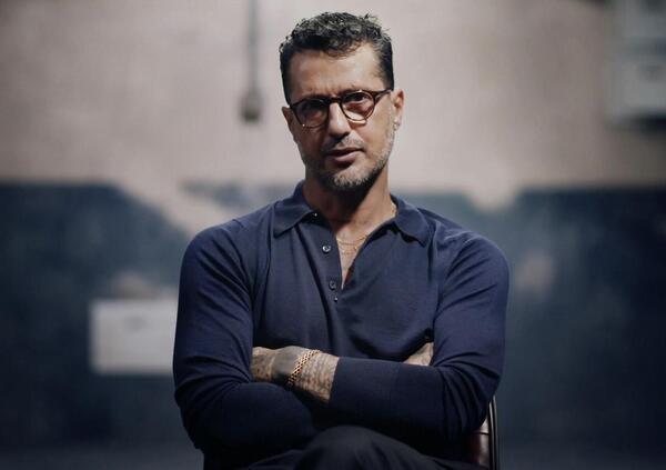 Ma cosa ci fa Travaglio nella serie Netflix su Corona? Ecco il direttore del Fatto nel trailer di &ldquo;Io sono notizia&rdquo;