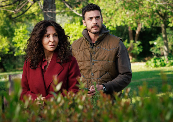 A Testa Alta &egrave; l&rsquo;ennesima fiction cagna di Canale 5 ad alto rischio turcata. E Sabrina Ferilli "attrisce" in una storia di revenge porn &egrave; l'usato sicuro di Mediaset