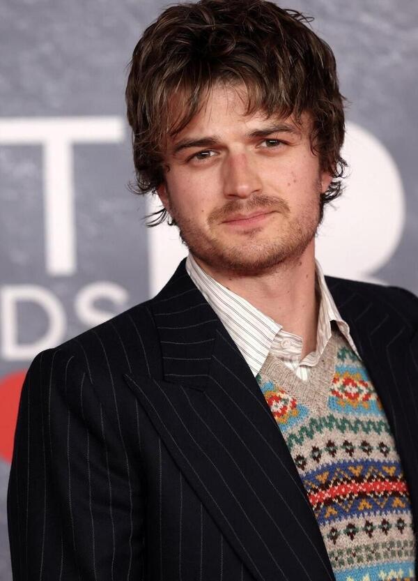 La star di Stranger Things attacca Trump: &ldquo;&Egrave; indecente. Fermate quest&rsquo;uomo&rdquo;