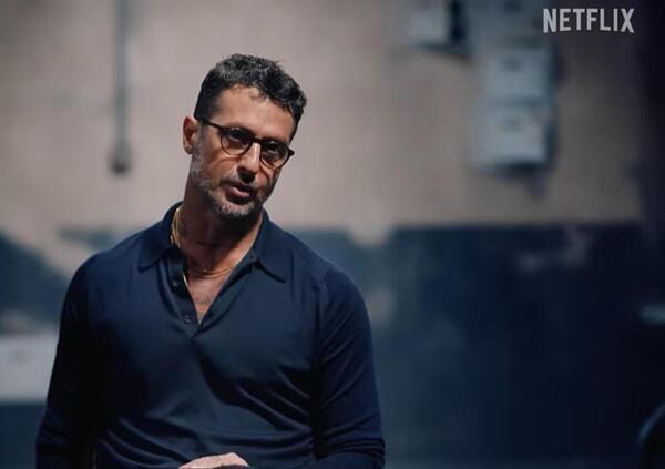 Solo Netflix poteva rendere noioso Corona: altro che docuserie estrema, &ldquo;Io sono notizia&rdquo; sembra una voce su Wikipedia