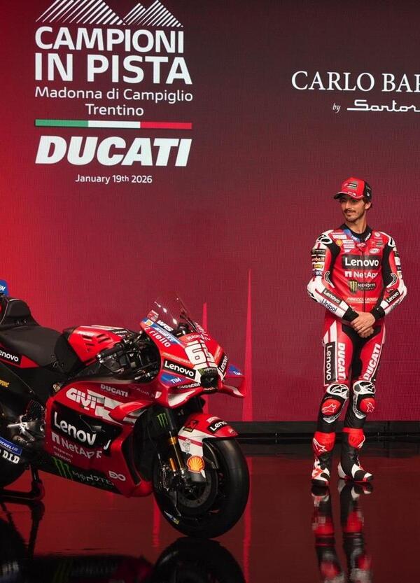 Bianco, Rosso e Veloce: la Ducati Desmosedici GP26 ha pi&ugrave; potenza, telaio rivisto, nuovo abbassatore e aerodinamica aggiornata
