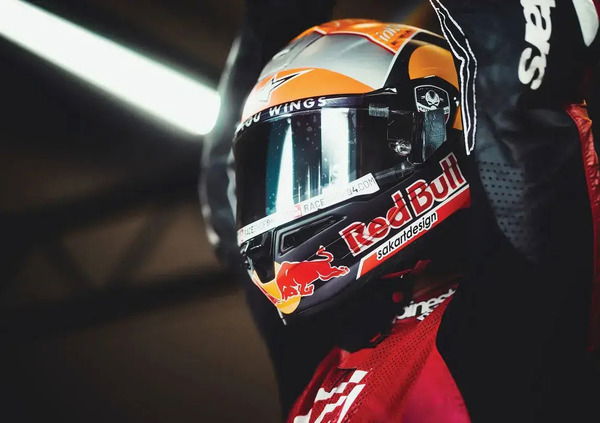 S&igrave;, &egrave; successo davvero: dal 2026 i piloti della MotoGP dovranno correre con la radio esattamente come in Formula 1. E la cosa ci sta facendo impazzire