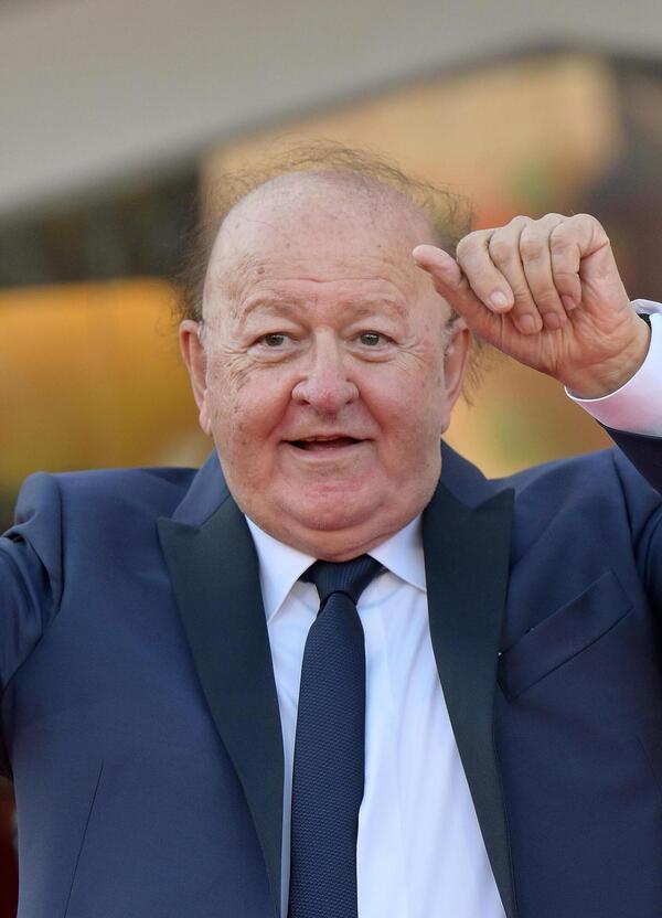 Se Massimo Boldi non pu&ograve; portare la torcia perch&egrave; gli piace la figa allora eliminiamo Alberto Tomba dalla storia dello sci