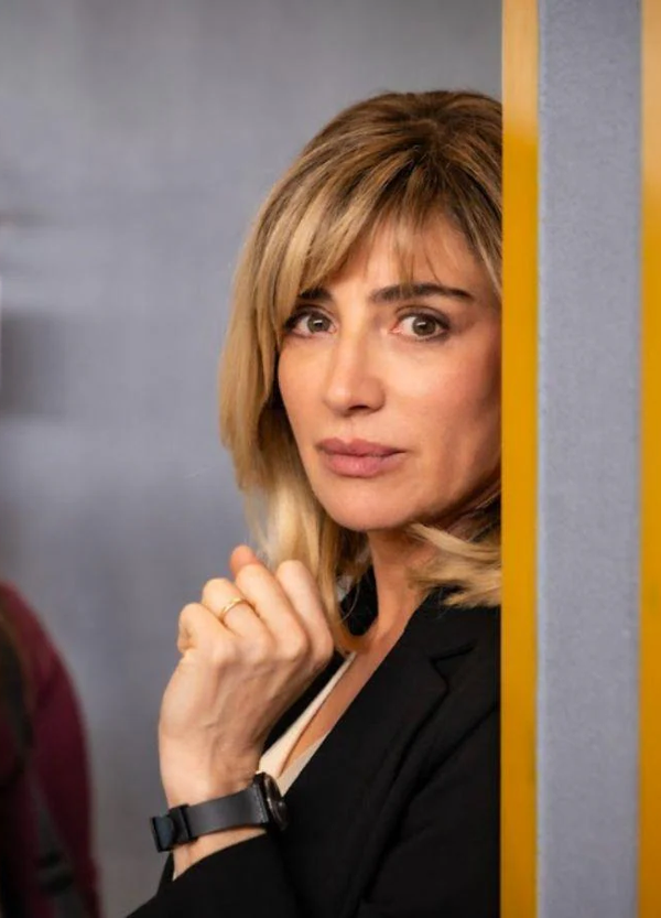 La Preside con Luisa Ranieri, ecco la novit&agrave; di Rai 1: un'altra fiction ambientata a Napoli...