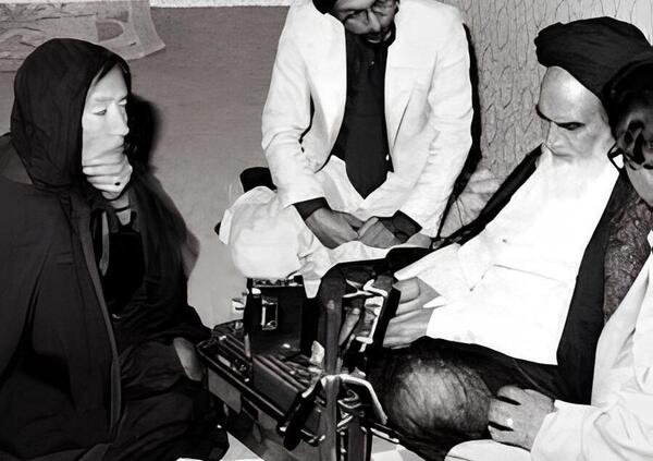 Oriana Fallaci e Khomeini: quell&rsquo;intervista del 1979 che spiegava l&rsquo;Iran di oggi (oltre l&rsquo;Islam), smascherava certe &ldquo;rivoluzioni&rdquo; e asfaltava gi&agrave; un Occidente che finge ancora di non capire