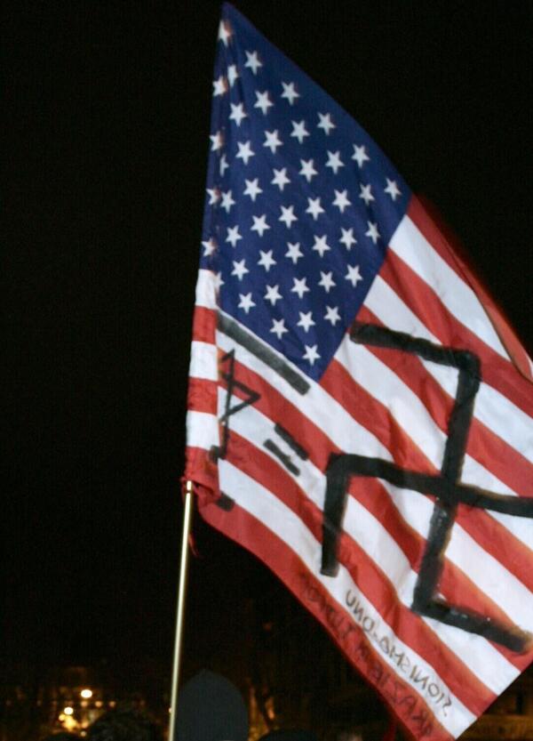 Fuentes lancer&agrave; il nuovo partito nazista americano? Peggio di Trump e l'inno a HH al Vendome di Miami