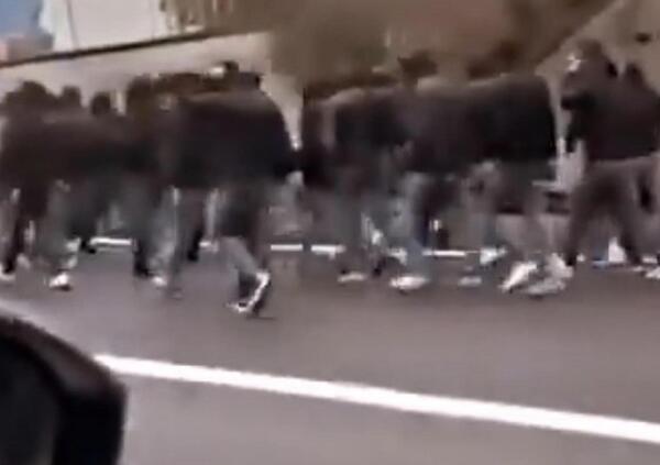 Non solo ultras, dopo gli scontri sull&rsquo;A1 arriva il blocco alle trasferte fino al termine della stagione per tutti i tifosi di Fiorentina e Roma, sia in Italia che all&rsquo;estero. &Egrave; un caso unico per il calcio italiano?