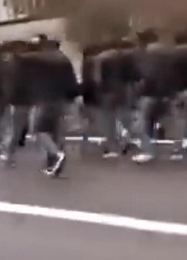 Non solo ultras, dopo gli scontri sull&rsquo;A1 arriva il blocco alle trasferte fino al termine della stagione per tutti i tifosi di Fiorentina e Roma, sia in Italia che all&rsquo;estero. &Egrave; un caso unico per il calcio italiano?