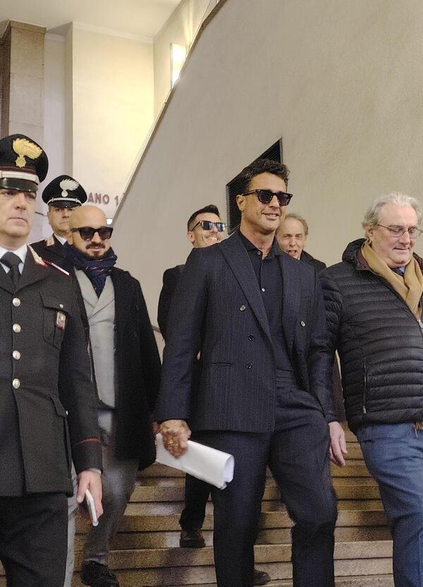 Signorini vs Falsissimo: siamo stati all'udienza a Milano e Corona con l'avvocato Chiesa hanno sganciato la "bomba politica"