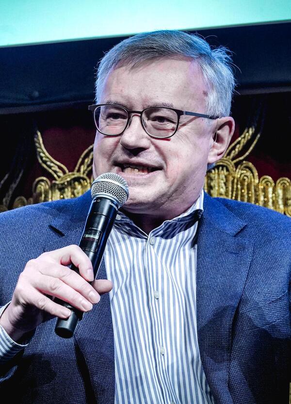 Ma davvero Barbero &egrave; stato censurato da Meta (Facebook e Instagram) come racconta Il Fatto? Macch&eacute; fascismo contro i sostenitori del No, la verit&agrave; &egrave; un&rsquo;altra. E c&rsquo;entrano le fake news dello storico