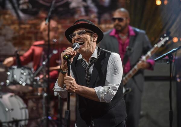 Intervista totale a Francesco Baccini: &ldquo;Sanremo? Sono i clan a decidere chi vince. Oggi il livello culturale &egrave; bassissimo e Guccini non verrebbe capito&rdquo;. Venditti? &ldquo;Voleva menarmi&rdquo; 