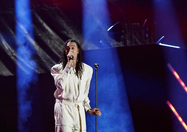 Olimpiadi Milano-Cortina, invitano Ghali e lo "censurano" sulla politica, ma ora ne parlano tutti. Cari Abodi e governo, che figura di mer*a