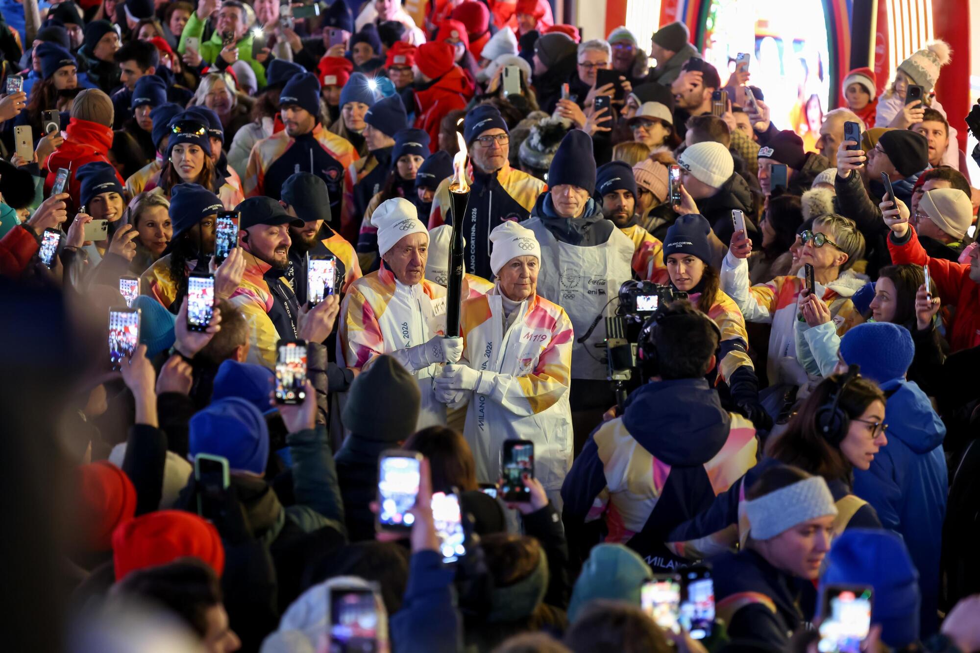 La fiaccola olimpica torna a Cortina Ansa
