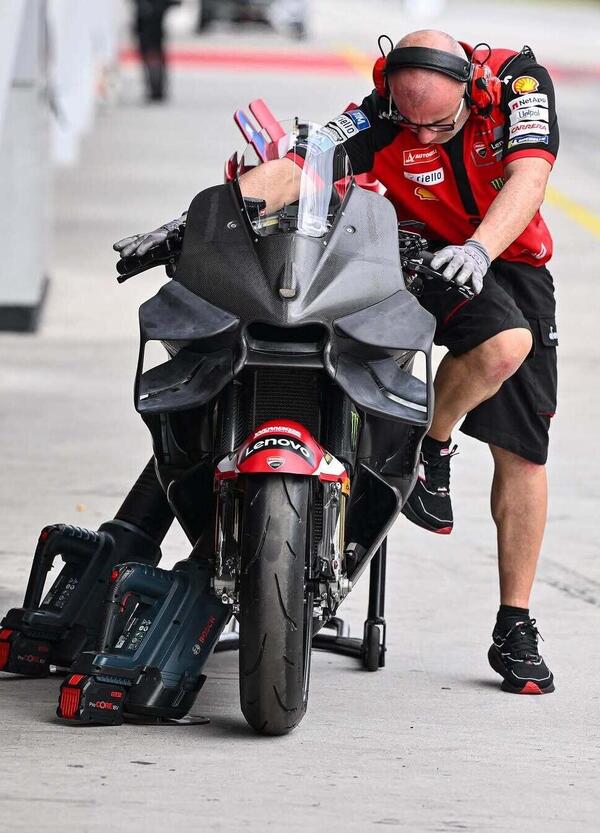 Sono fuori dal tunnel: la guerra tra Ducati e Aprilia in MotoGP &egrave; gi&agrave; iniziata a Sepang ed &egrave; tutta roba di aerodinamica. Le nuove carene in esclusiva