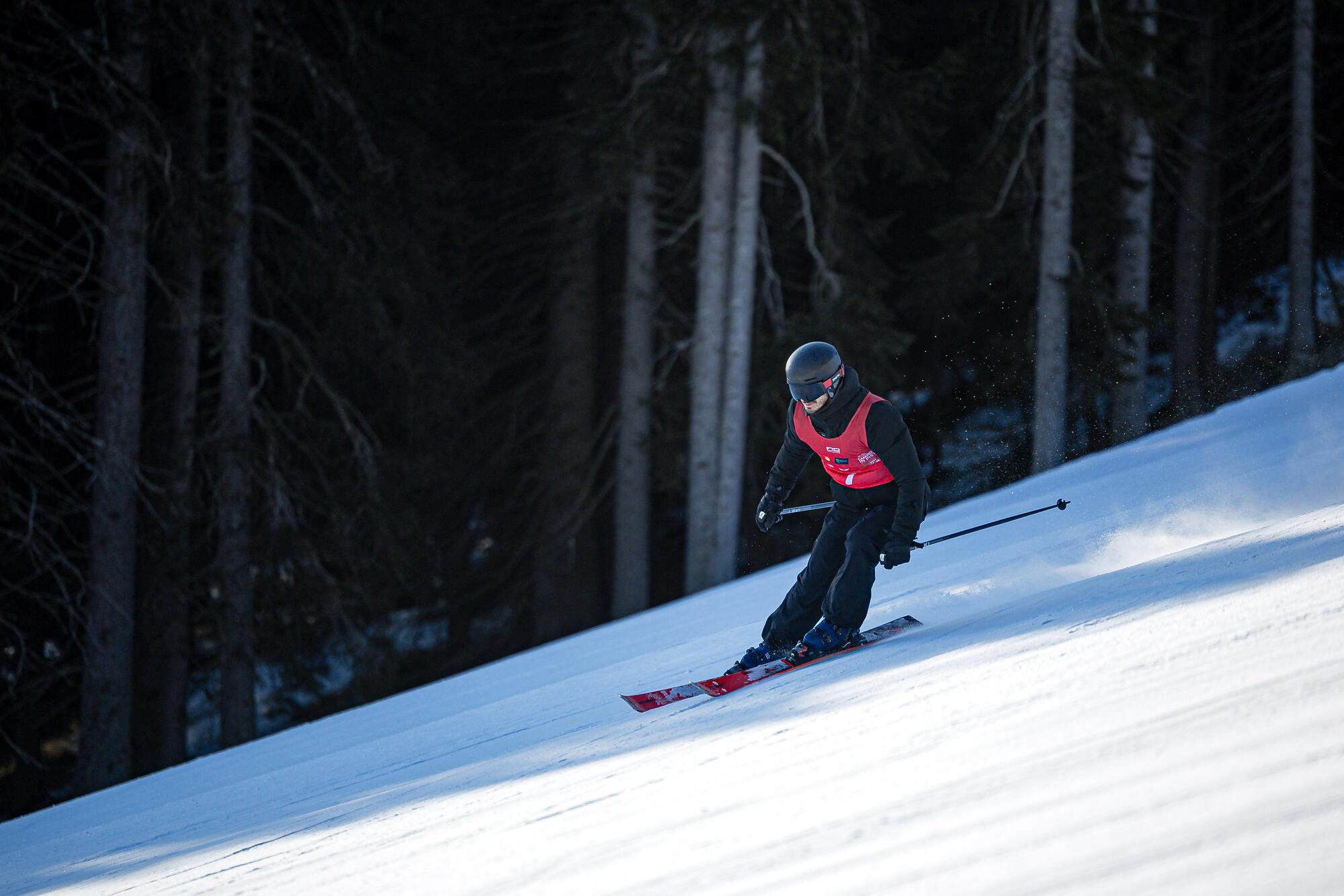 Pecco Bagnaia gara di sci