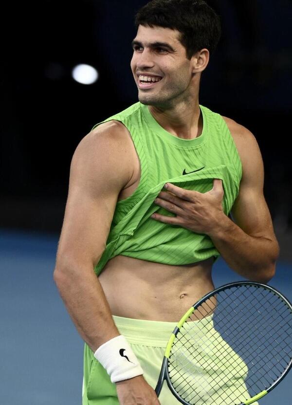 &ldquo;State proteggendo Alcaraz e Sinner&rdquo;. Carlos batte Zverev e va in finale agli Australian Open, ma il tedesco sbotta: &ldquo;&Egrave; una stronz*ta incredibile. Non pu&ograve; fermarsi per i crampi&rdquo;. Rosicata o ha ragione?