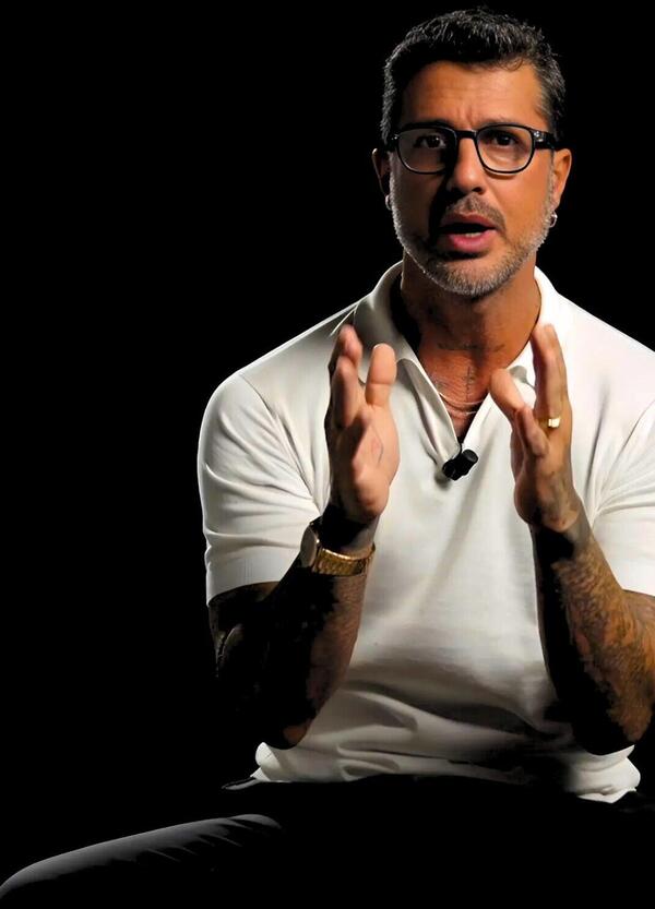 Chi &egrave; Luigi Berlusconi e perch&eacute; Fabrizio Corona a Falsissimo parla di uno &ldquo;strano giro&rdquo;?